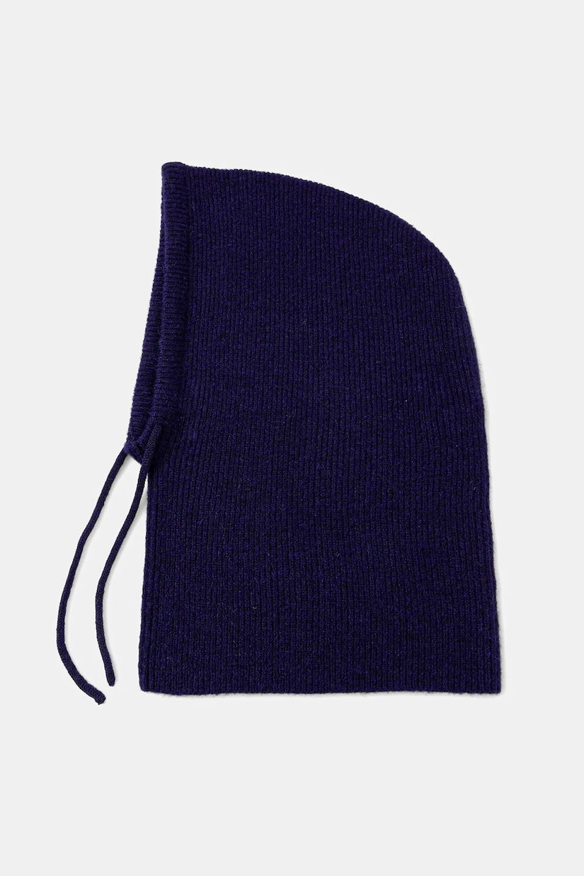 Medicine masca culoarea violet