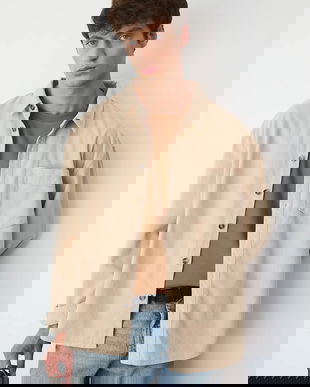 Medicine camasa din velur culoarea bej, cu guler clasic, relaxed