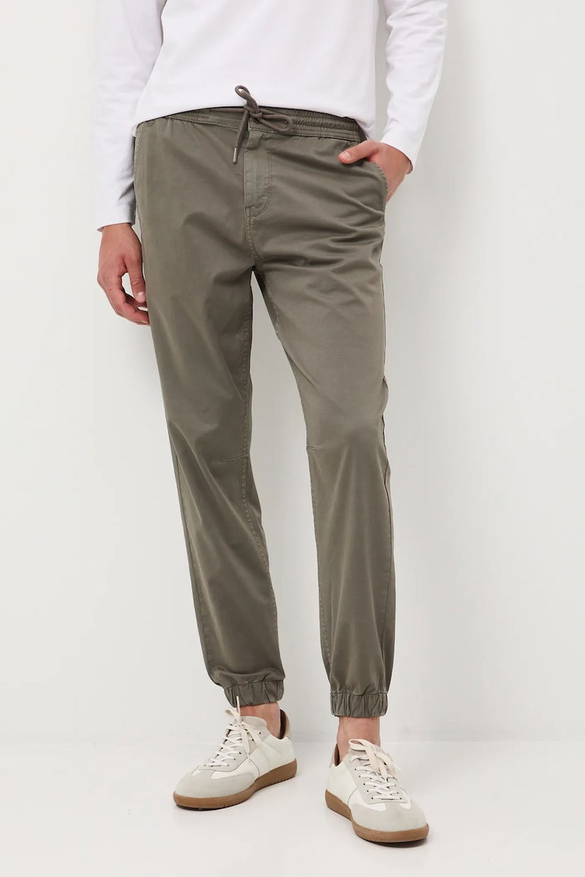 Medicine pantaloni culoarea verde