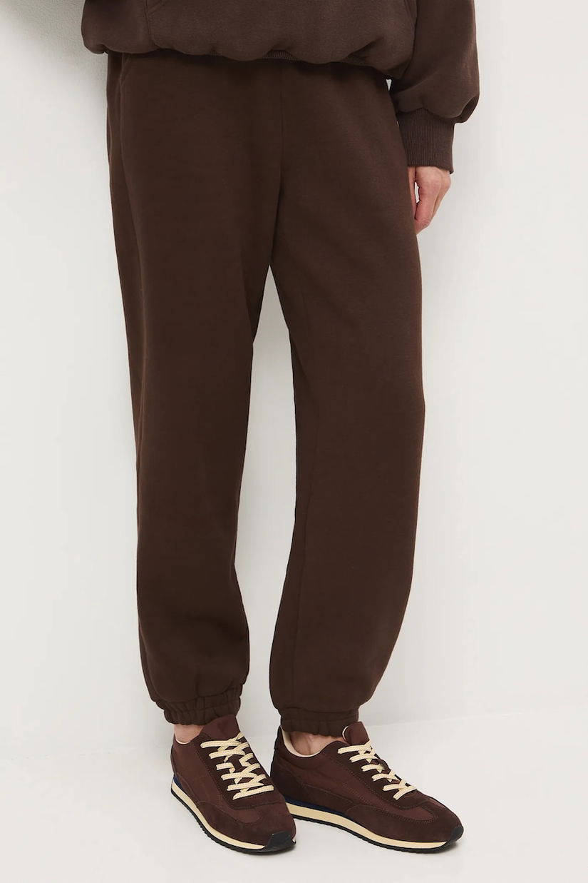 Medicine pantaloni de trening culoarea maro, neted