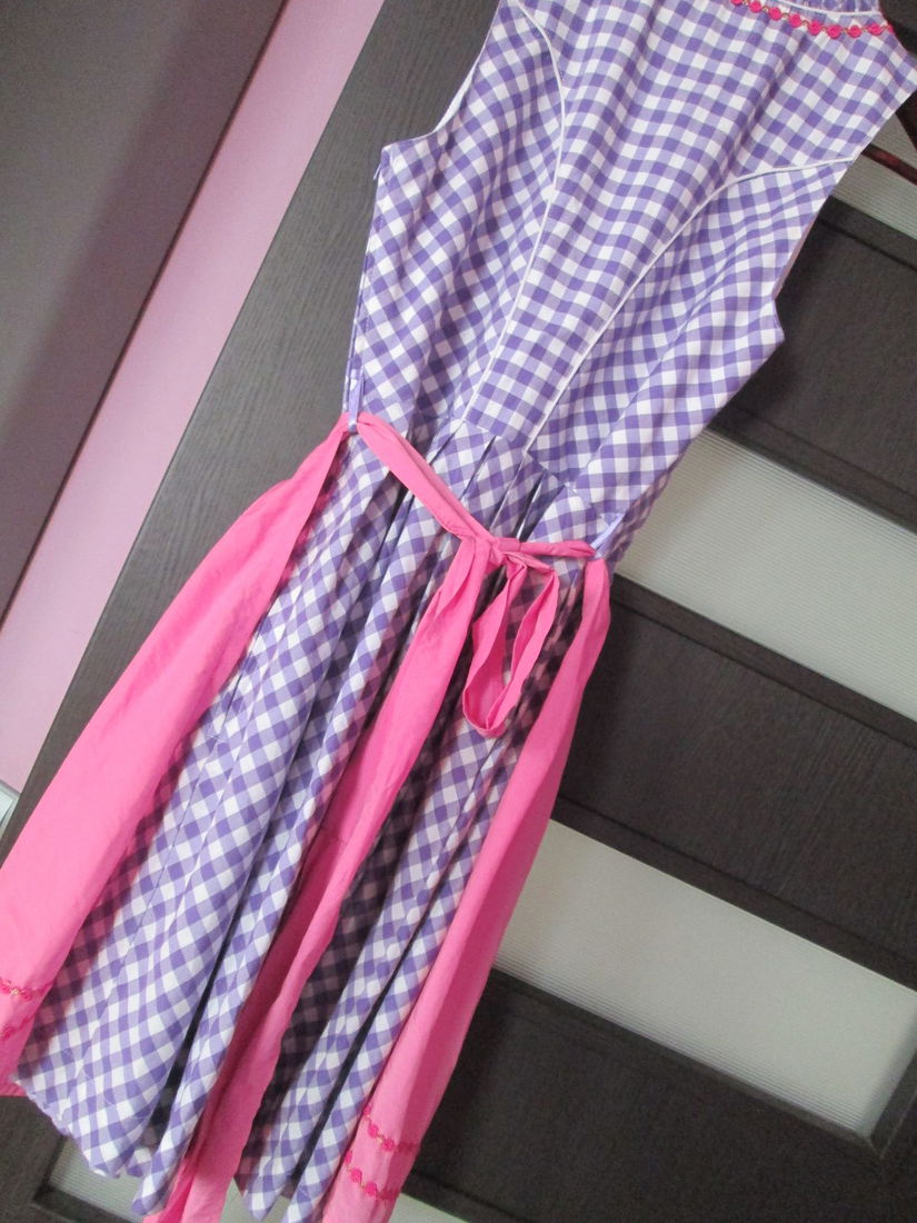 rochie traditionala Stockerpoint XS