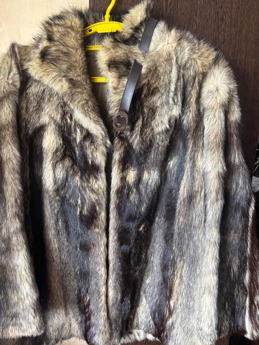 Haină din blană naturală