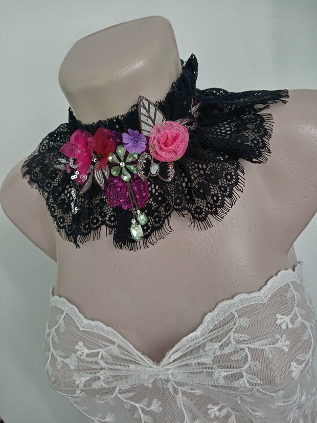 Guler din dantelă