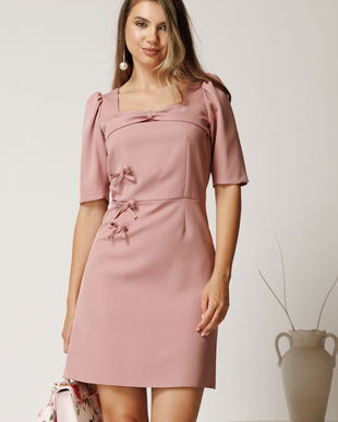 Rochie scurta roz din stofa cu fundite