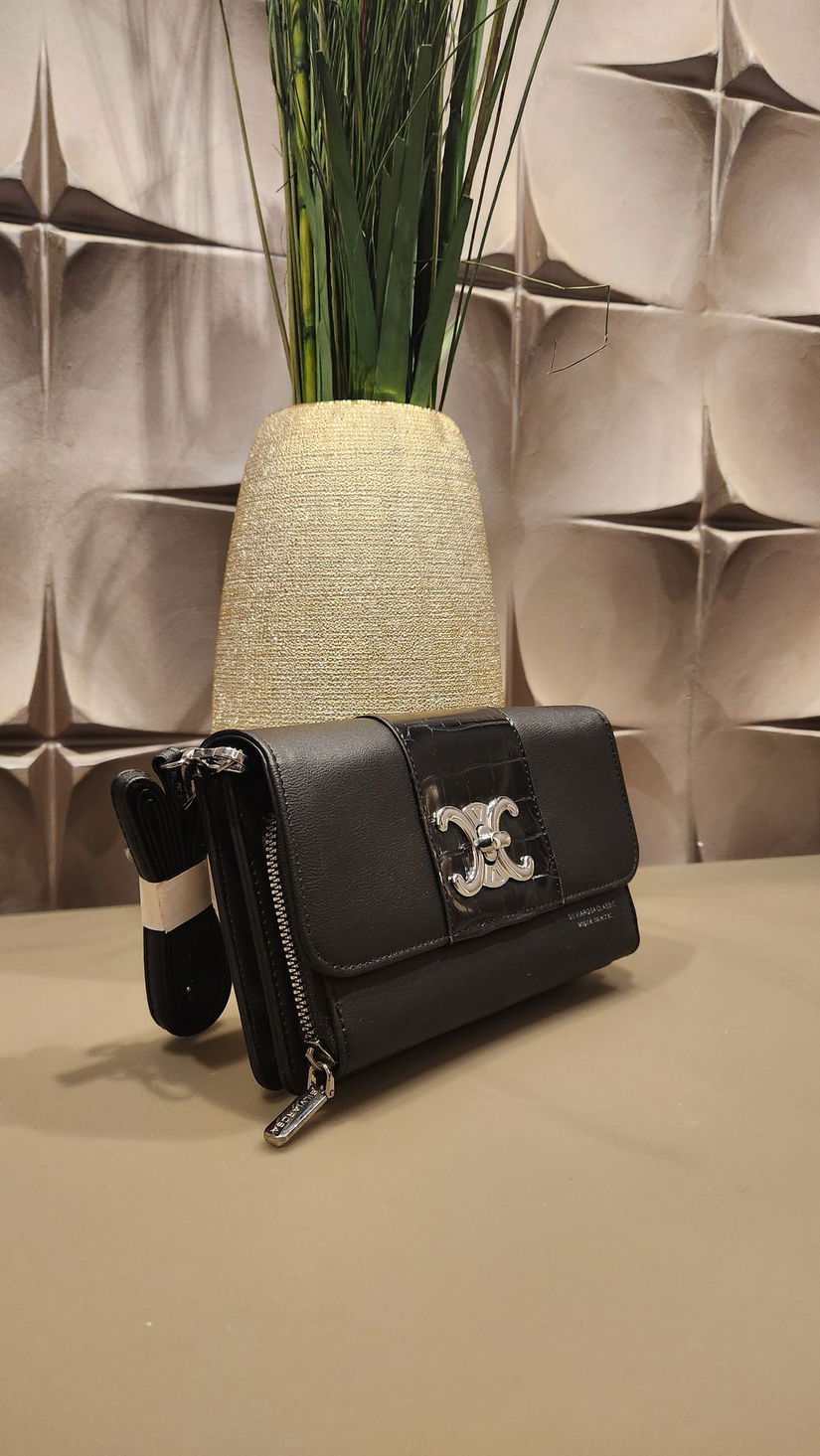 LGeantă crossbody neagra  nouă
