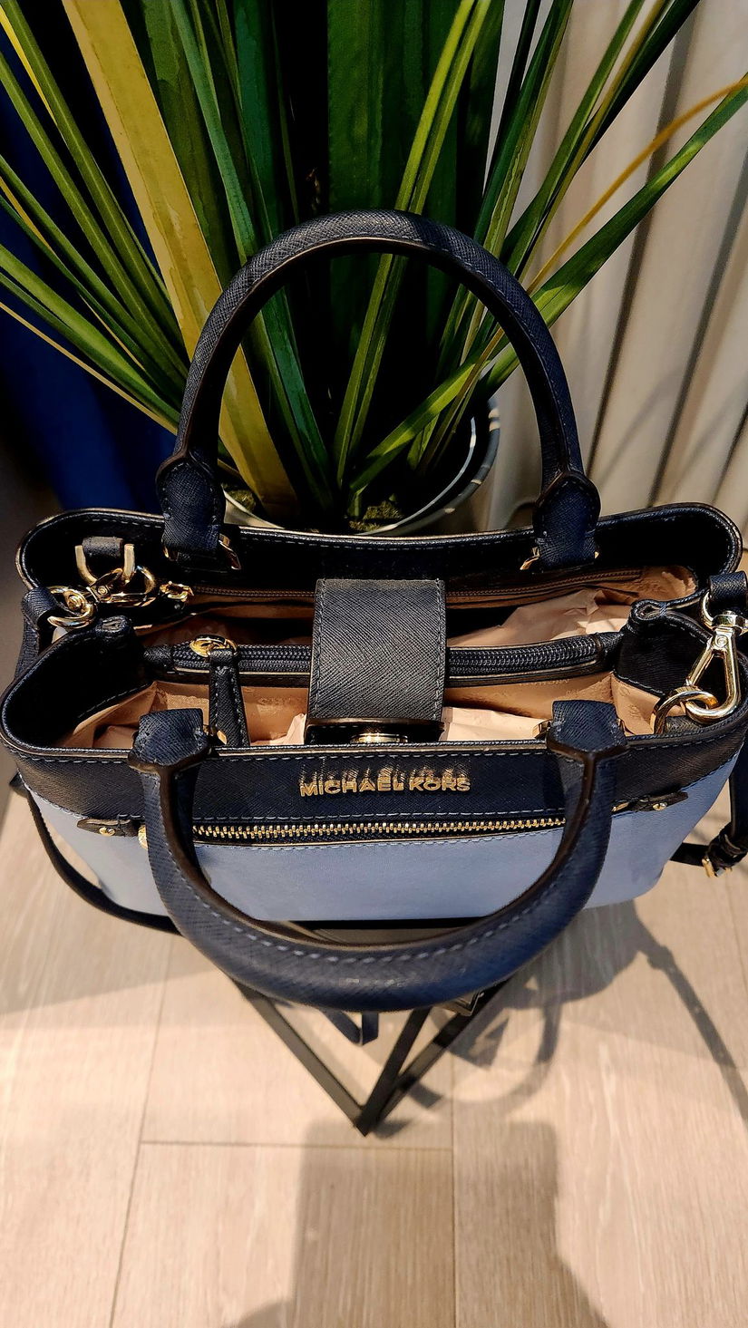 Geantă originală Michael Kors  Elegantă & Versatilă