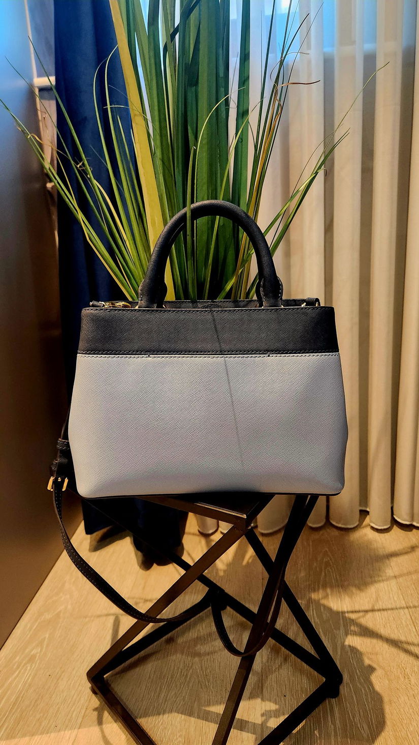 Geantă originală Michael Kors  Elegantă & Versatilă