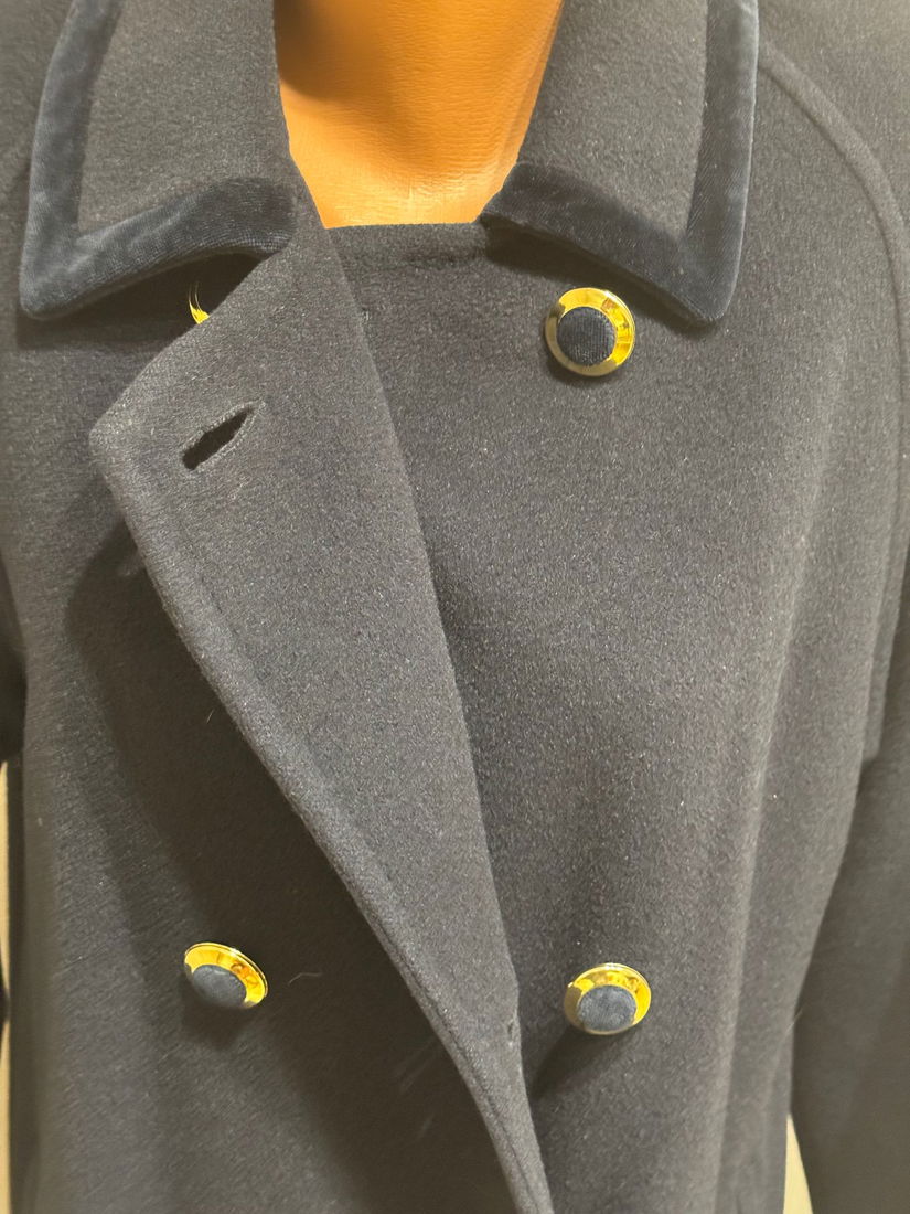 SUPERB PARDESIU STOFA LANA GARNITURA CATIFEA NASTURI AURII MARIME L/XL ITALIA