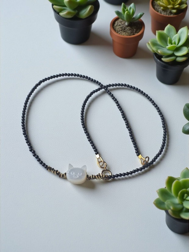 Colier din spinel negru