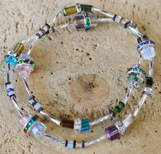 Coliere handmade cu cristale tip swarovski