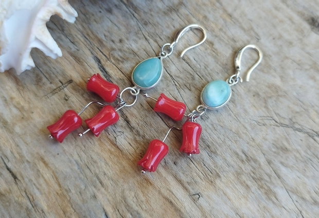 Cercei cu larimar si lalele sculptate in coral, argint 925