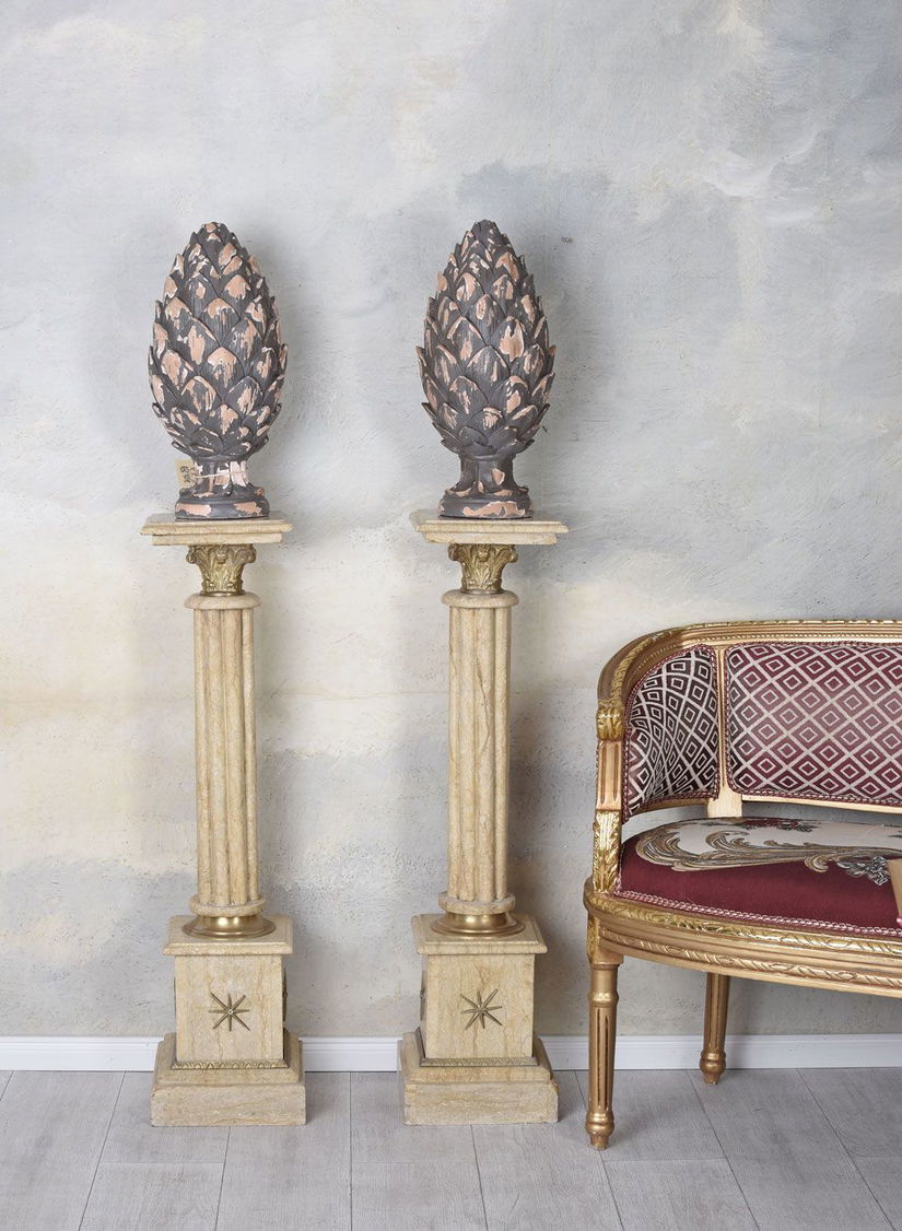 Set doua piedestaluri baroc din marmura