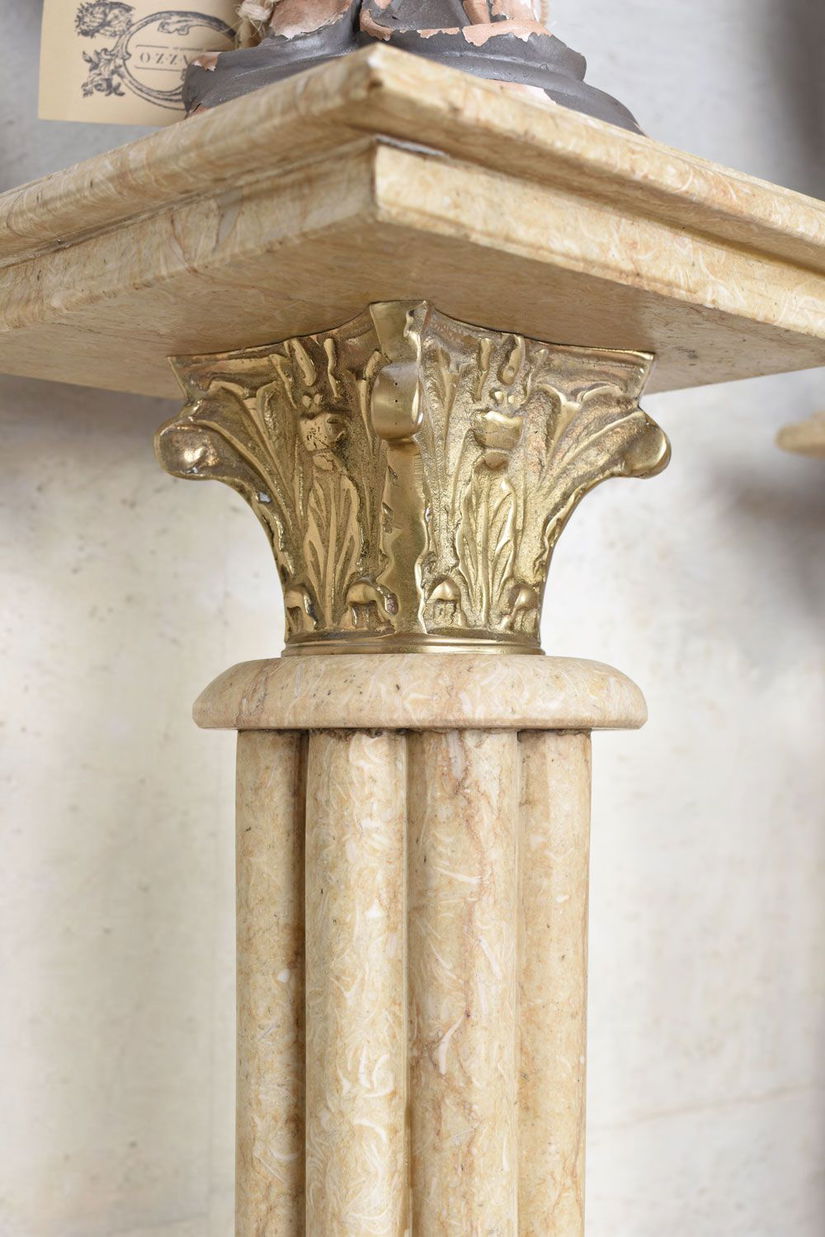 Set doua piedestaluri baroc din marmura