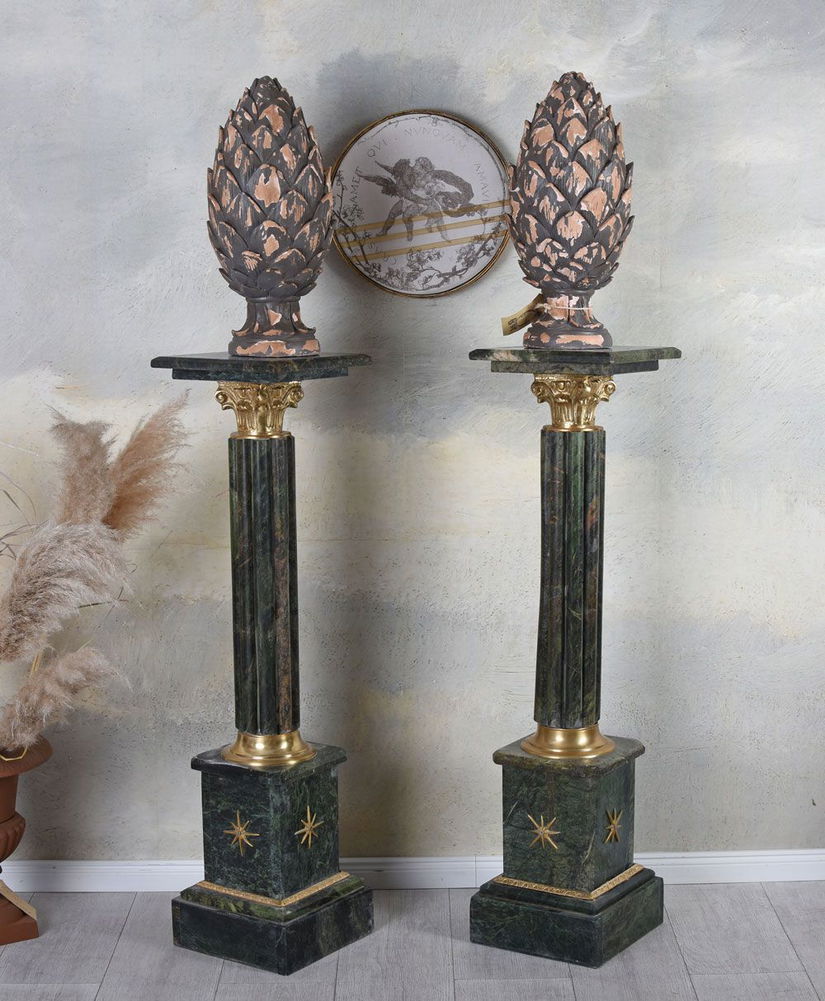 Set doua piedestaluri baroc din marmura