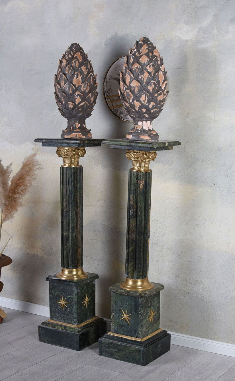 Set doua piedestaluri baroc din marmura