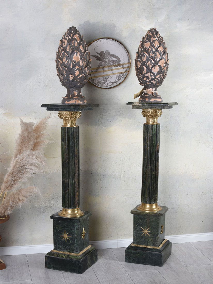 Set doua piedestaluri baroc din marmura