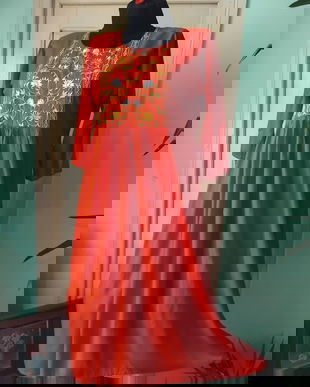 Rochie cu bust brodat