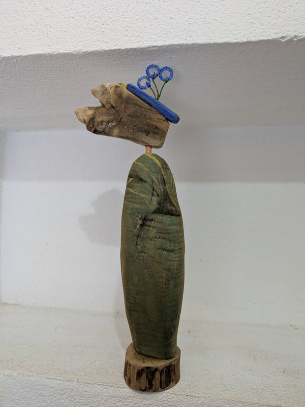 Figurina din lemn