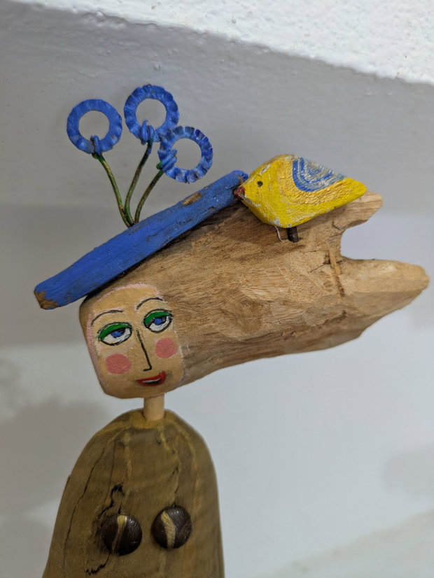 Figurina din lemn