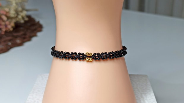 Brățară fină, delicată din pietre semiprețioase de Spinel negru și mărgeluțe din Aur 8K