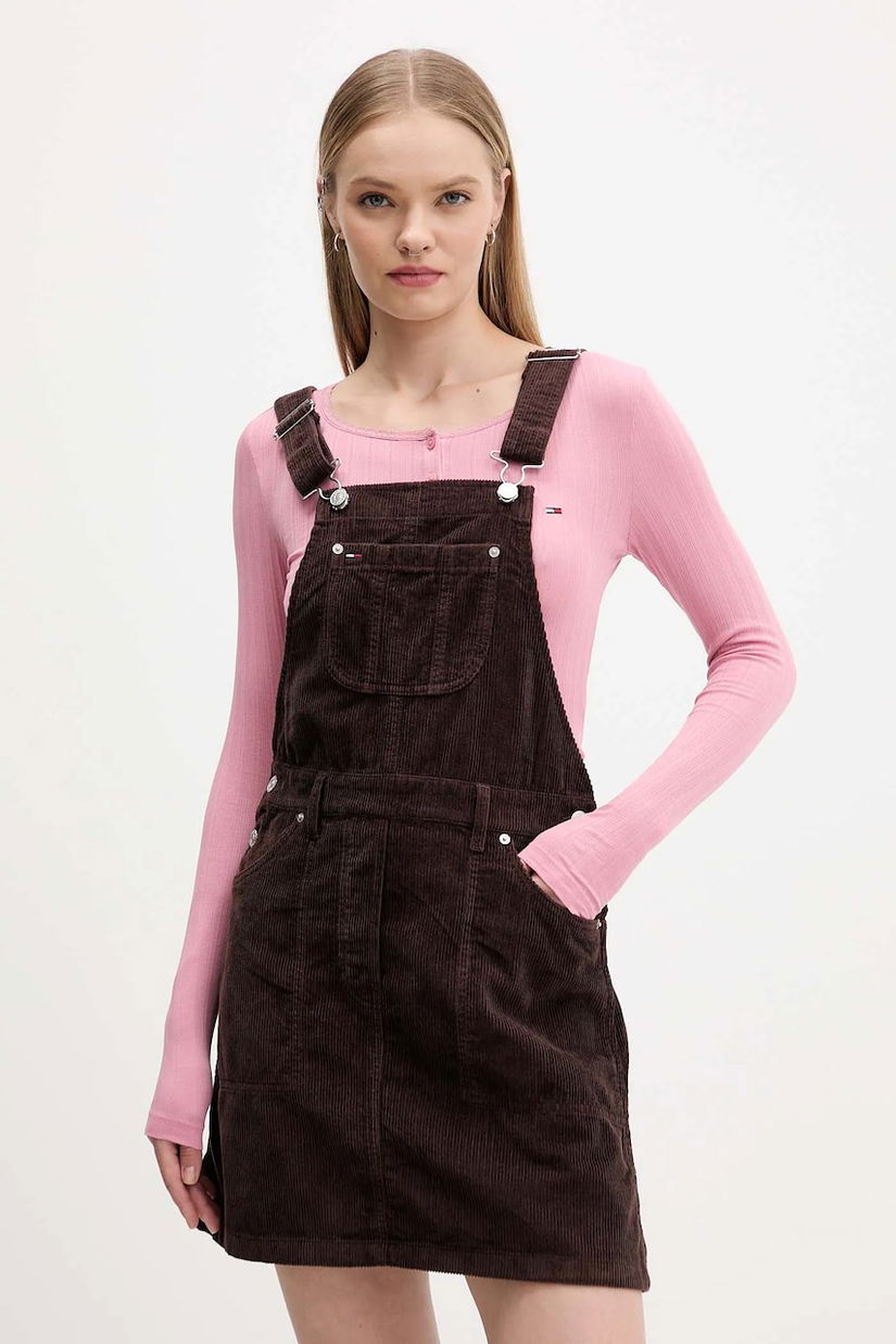 Tommy Jeans rochie din velur culoarea maro, mini, evazați, DW0DW21494