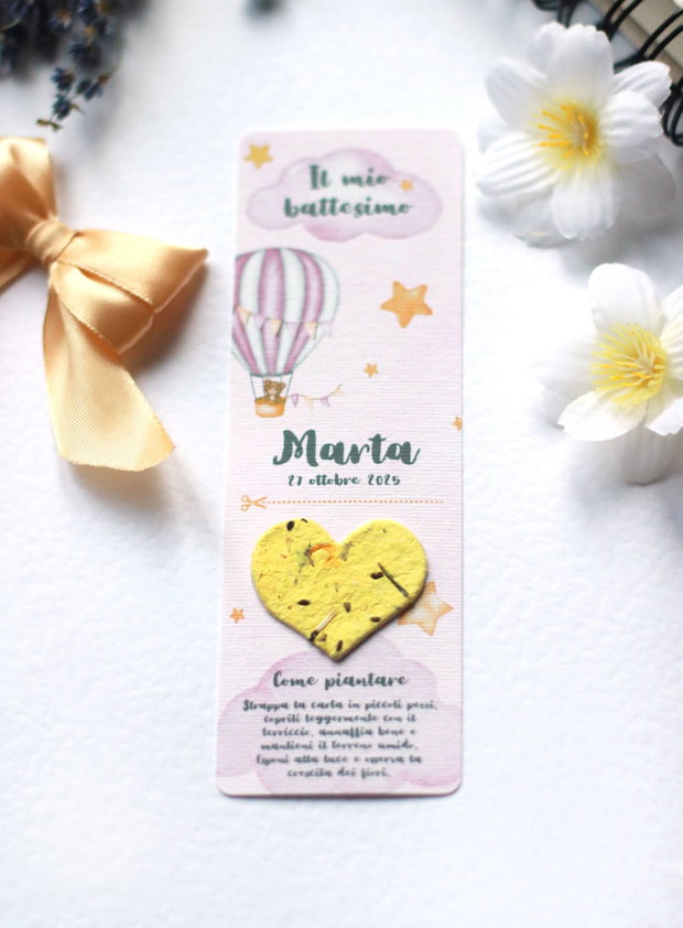 Marturie plantabila - semn de carte - hartie manuala plantabila cu seminte si petale de flori