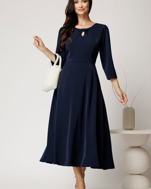 Rochie midi bleumarin din viscoza in clos cu funda si decupaj la decolteu