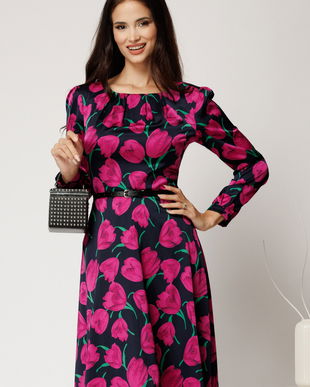 Rochie scurta neagra din voal satinat cu imprimeuri florale magenta