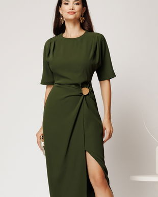 Rochie midi kaki cambrata din triplu voal cu funda si accesoriu pe fusta