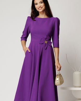 Rochie midi mov din stofa in clos cu floare in talie