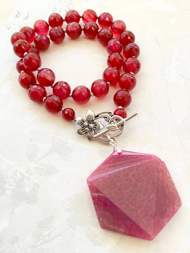 Colier agate roz ciclam