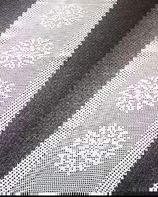 fata de masa noua dantela crosetata crem fulgi de nea  130/42 cm