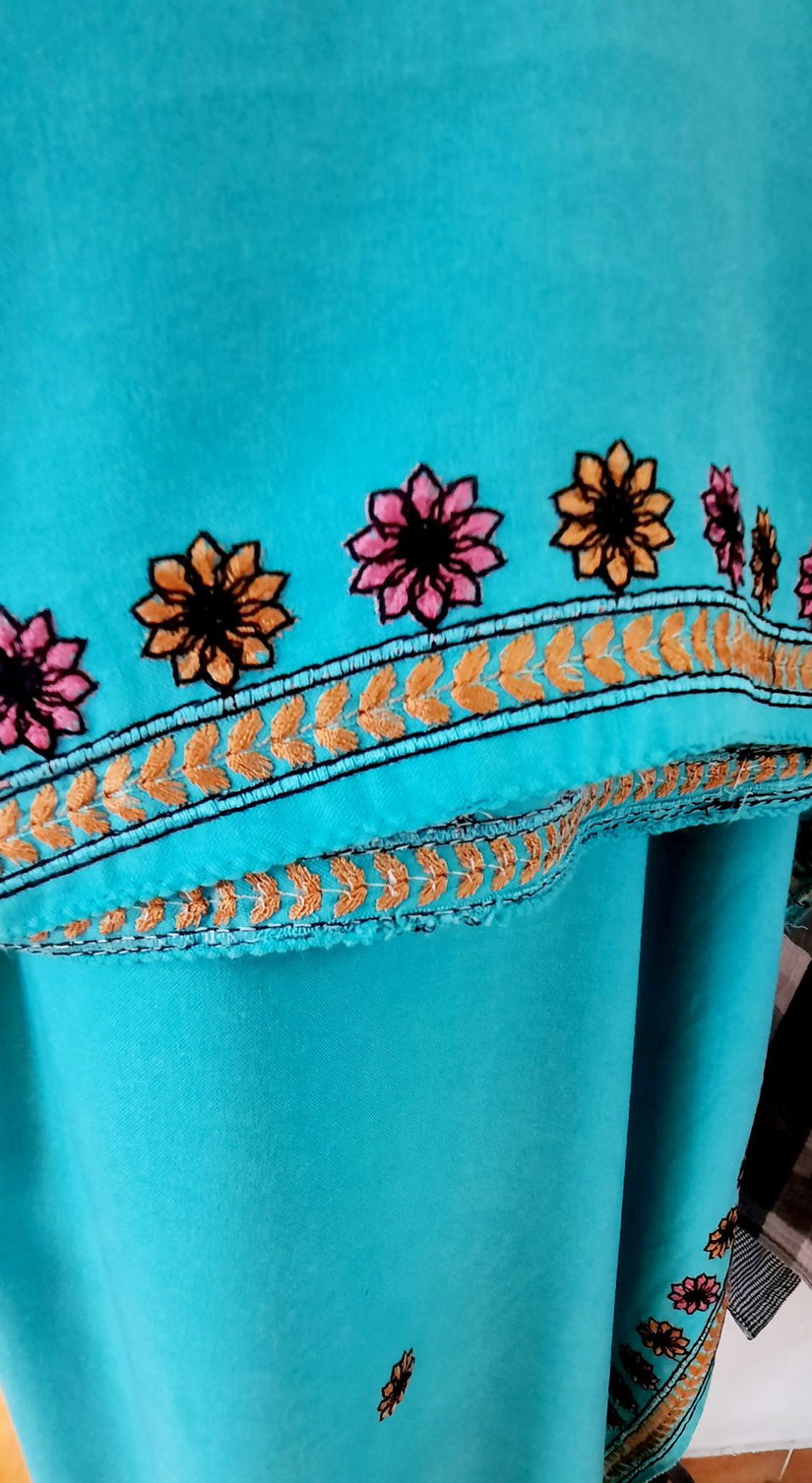 Eșarfă turqoise cu broderie