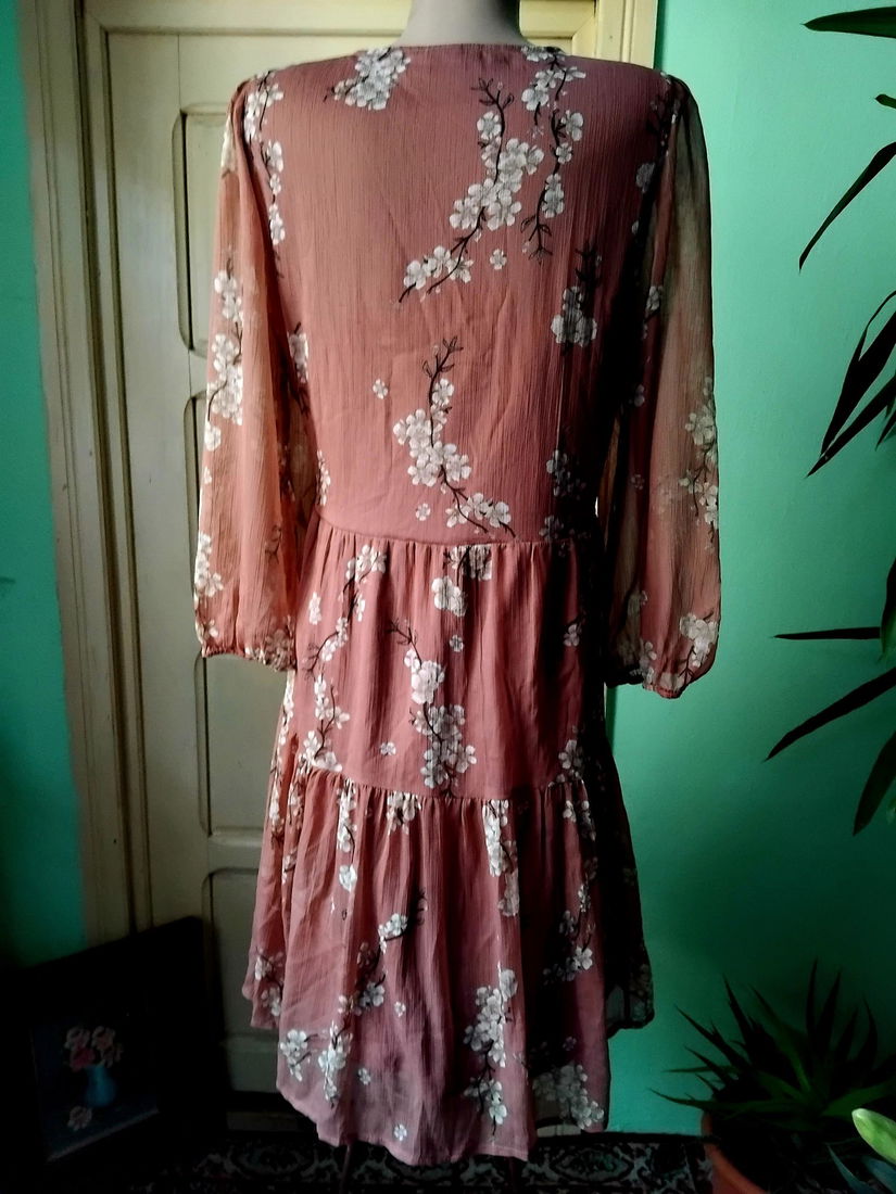 Rochie cu crengute de mar inflorit