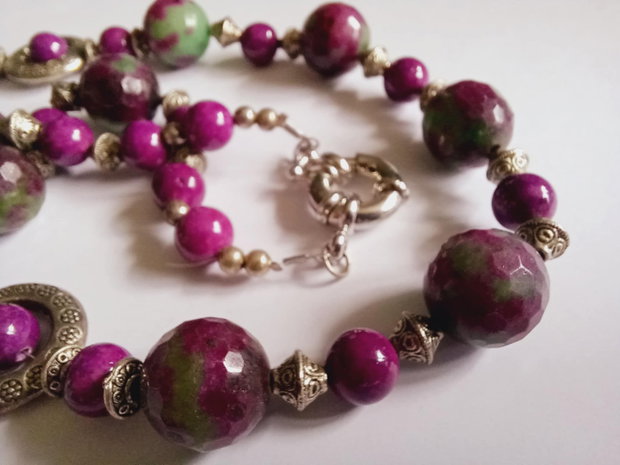 Ruby Zoisite - Aniolit