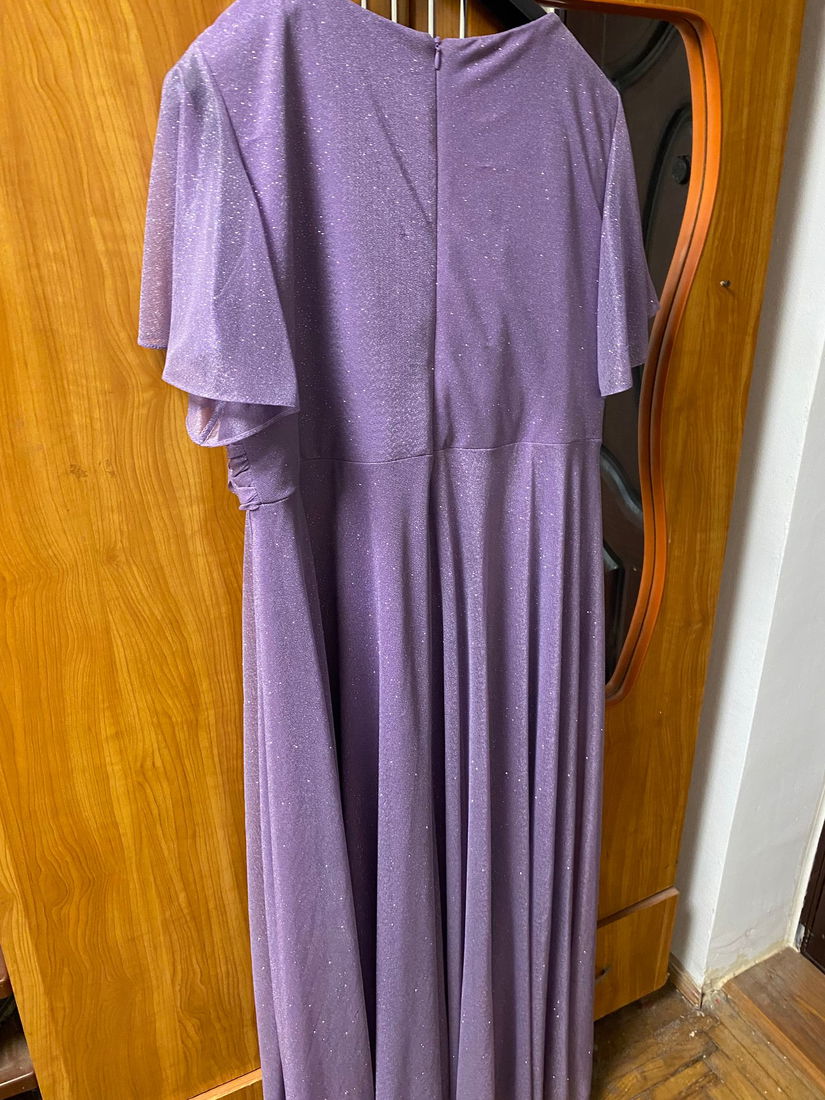 Vând rochie simplă și elegantă