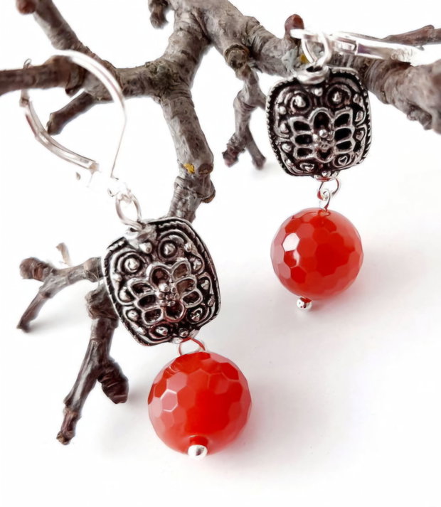 Cercei lungi vintage, argintați, cu Carnelian natural