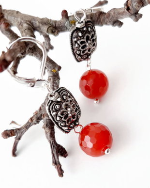 Cercei lungi vintage, argintați, cu Carnelian natural