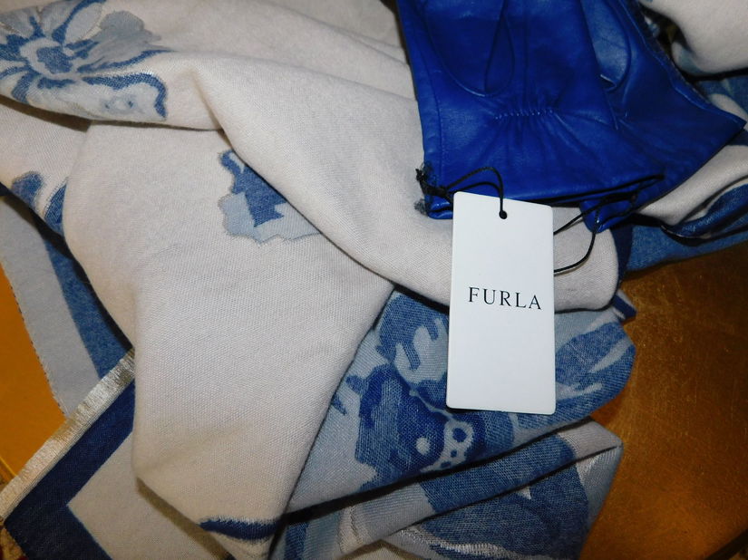 Manusi noi FURLA,  sal mare nou, asortat , cadou