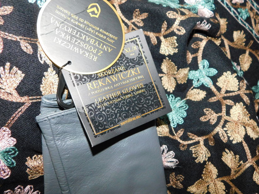 Manusi noi  piele naturala  XL ,  esarfa mare  noua broderie  mecanica multicolora