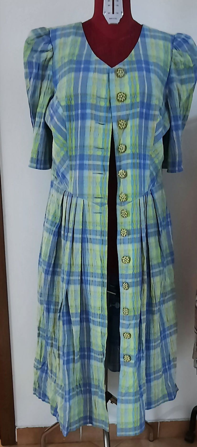 Rochie în carouri