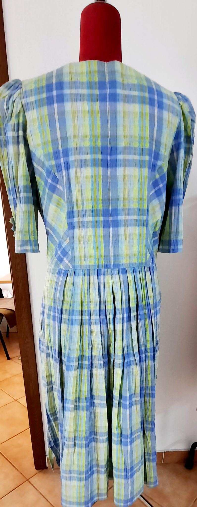 Rochie în carouri
