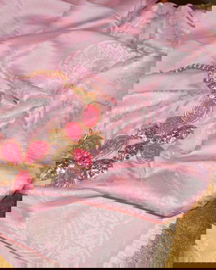 Esarfa noua  foarte fina matase naturala  ,  colier superb asortat