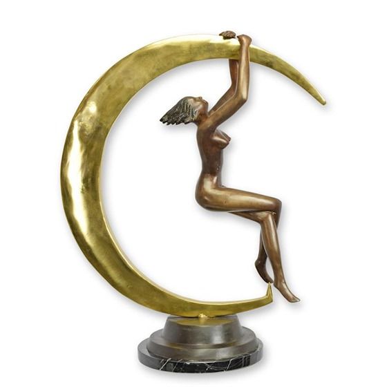 Femeie nud cu semiluna-statueta din bronz pe un soclu din marmura