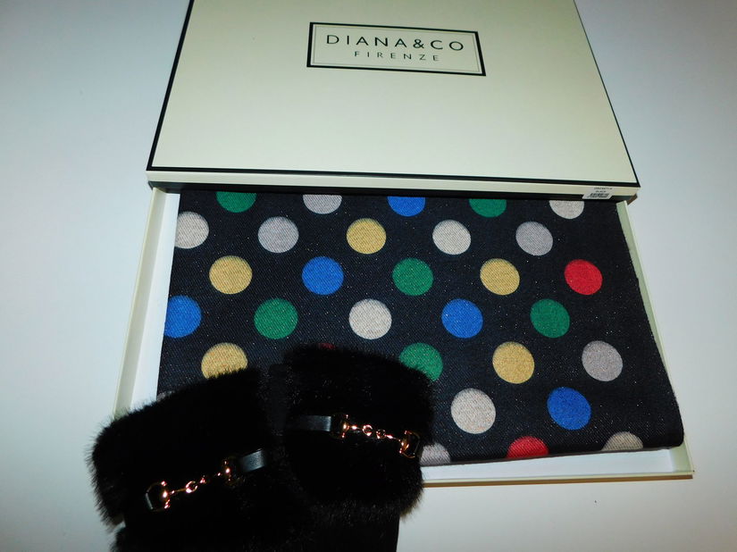 Esarfa noua,  ambalaj original, Diane & Co Firenze  manusi DianeCo Firenze