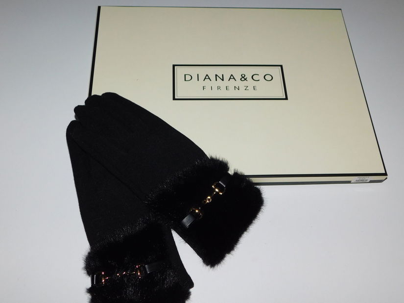 Esarfa noua,  ambalaj original, Diane & Co Firenze  manusi DianeCo Firenze