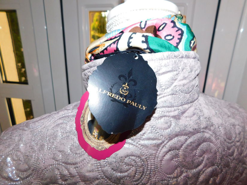 Esarfa noua,  ambalaj original, Diane & Co Firenze  manusi DianeCo Firenze