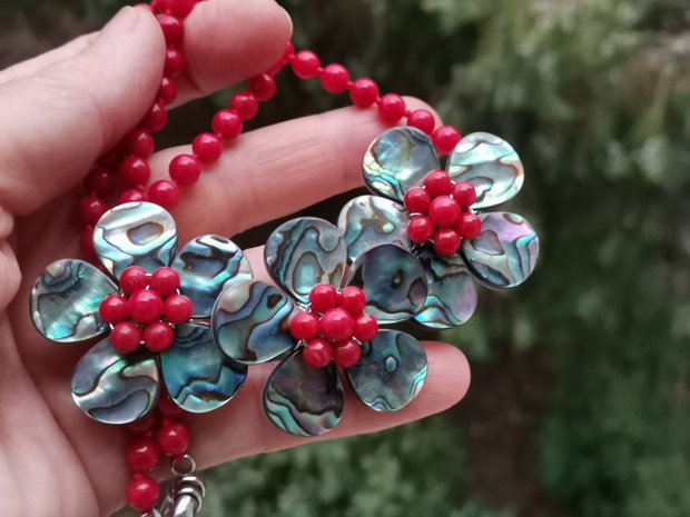 Colier coral si scoica Paua