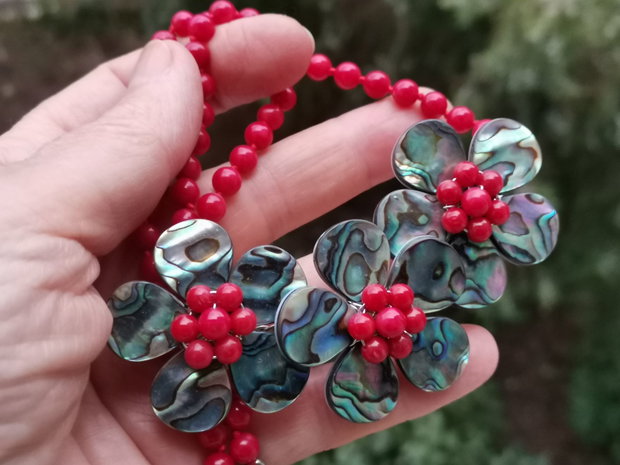 Colier coral si scoica Paua