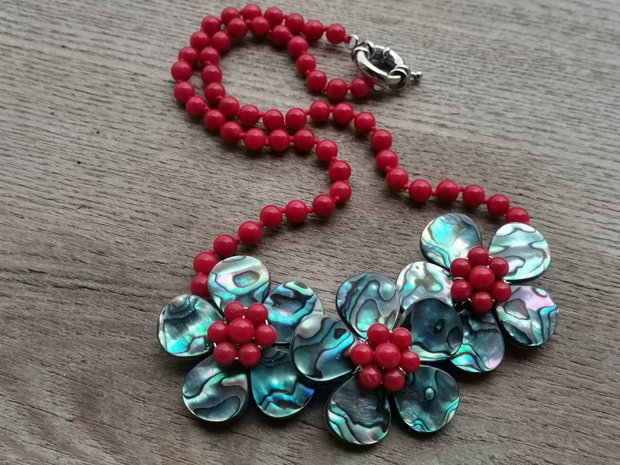 Colier coral si scoica Paua